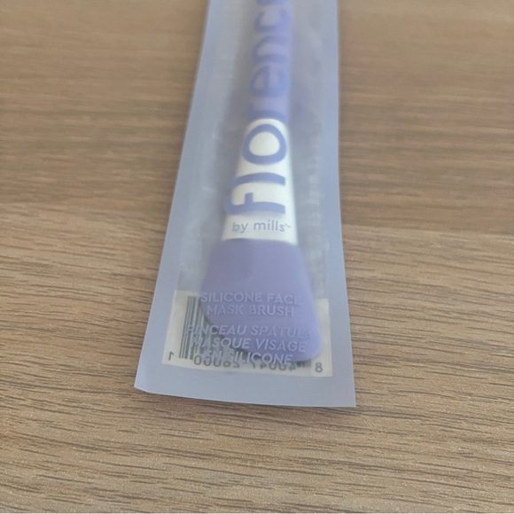 NWT Florence By Mills Silicone Face Mask Brush Purple - Picture 3 of 4